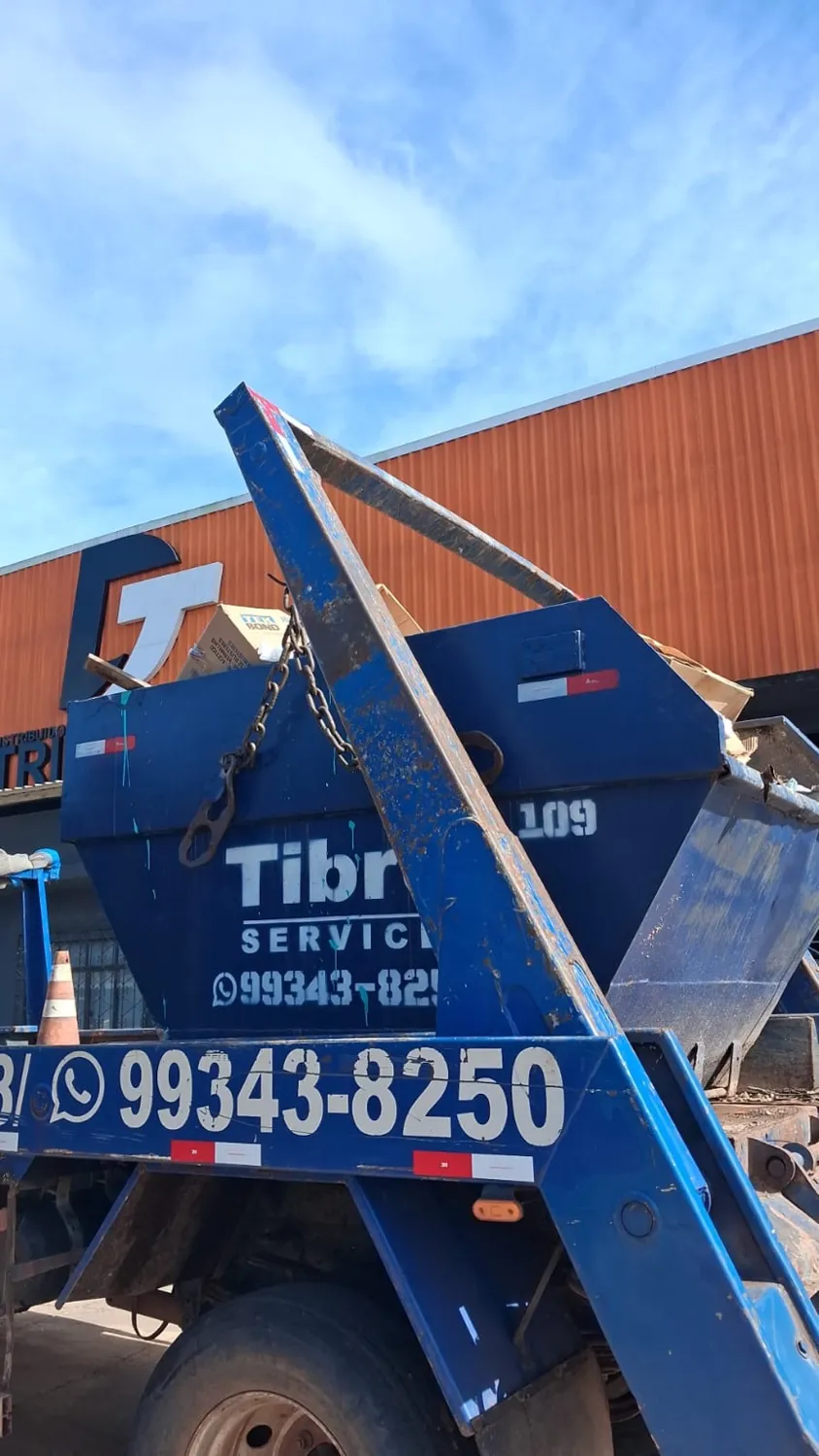 Frota e caçambas da Tibre Service em Castanhal — foto 2